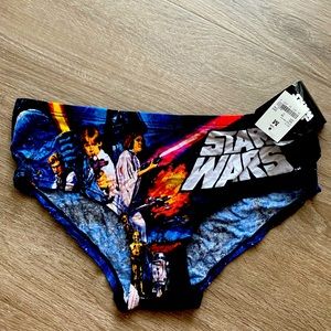 NWT. Star Wars Briefs. Size Medium